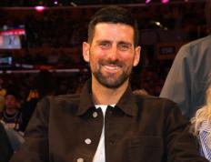 TK体育-德约科维奇迎来三赛季高光表现，湖人球迷沸腾！的简单介绍