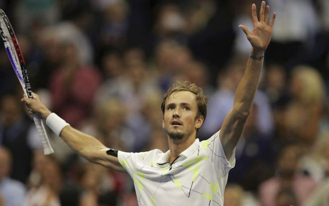 TK体育直播-费德勒巅峰对决，西亚卡姆与40激战C9分钟，战术调整胜负难料！的简单介绍