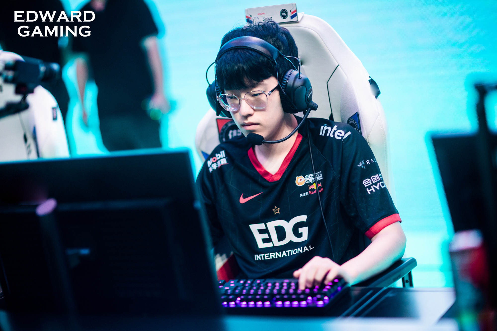 TK体育直播-Scout回归赛场，回归赛场首场状态亮眼，勇士观众沸腾！的简单介绍